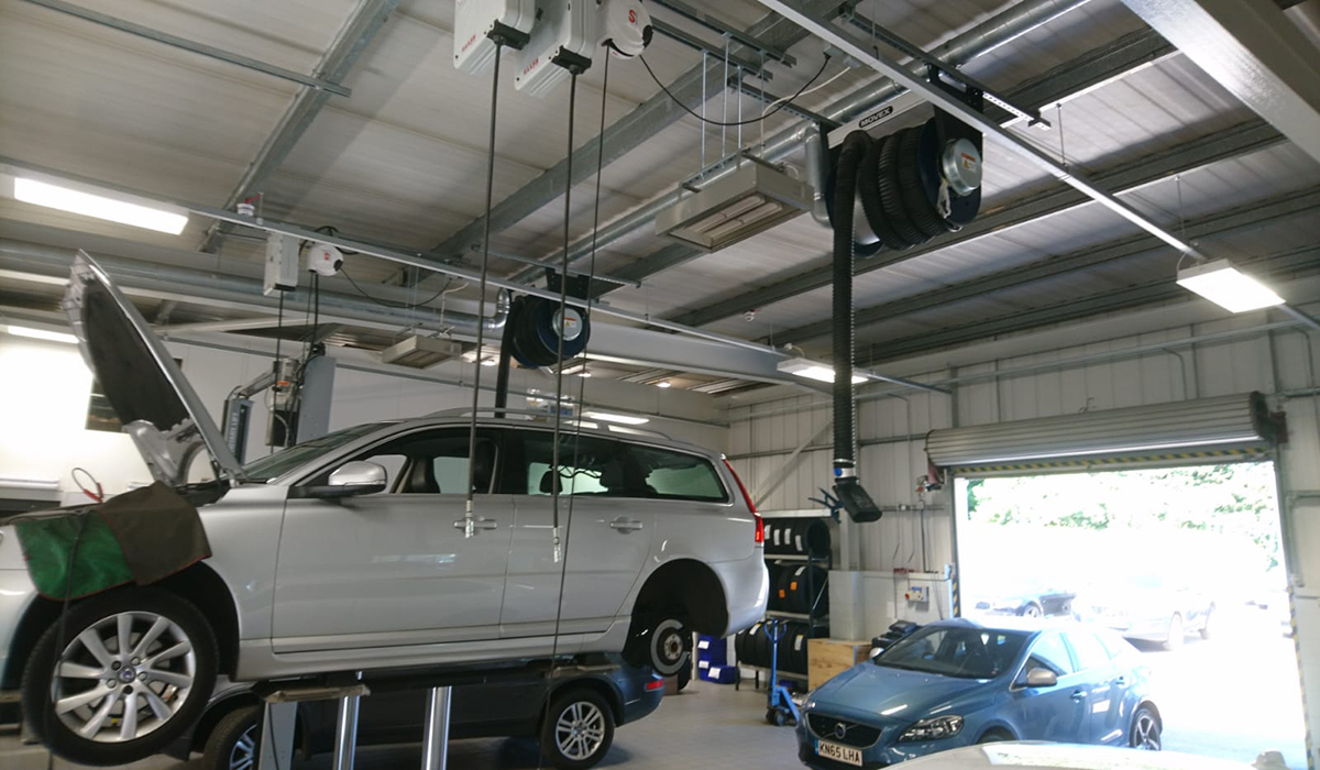 Power 4 heating Volvo Car garage