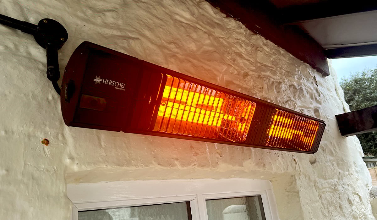 Manhattan heating outdoor pub garden