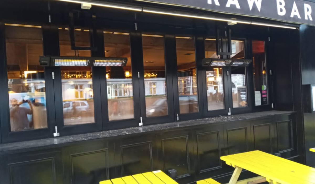 Mommi with Manhattan restaurant patio heaters