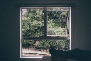 manage comfort and ventilation with open windows in winter