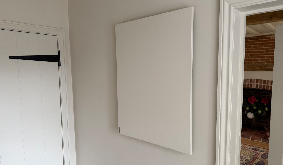 Herschel Comfort panel wall-mounted in customer hallway